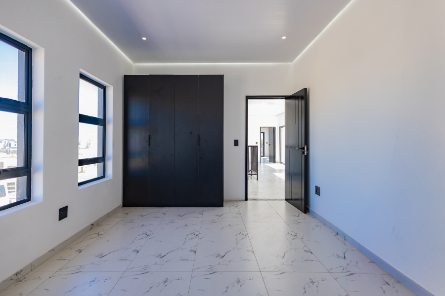 4 Bedroom Property for Sale in Sandown Western Cape